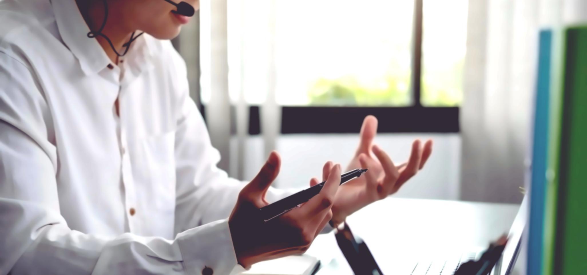 Moderne Arbeitsumgebung für strategische Venture-Building-Gespräche